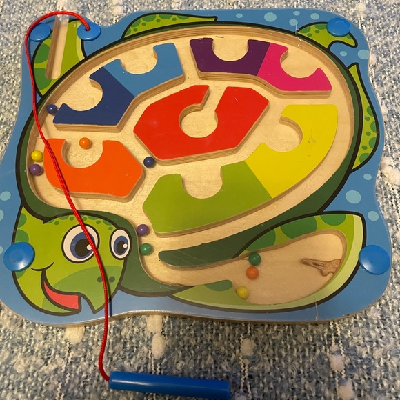 Magnetic color sorting game! Gently used! Works great! - Picture 5 of 5